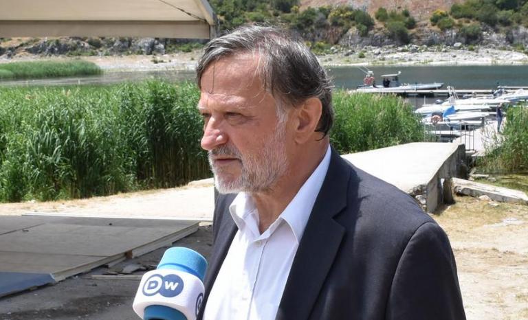 Βουλευτής του ΣΥΡΙΖΑ δηλώνει «εθνικός Μακεδόνας», μιλώντας στα σλάβικα