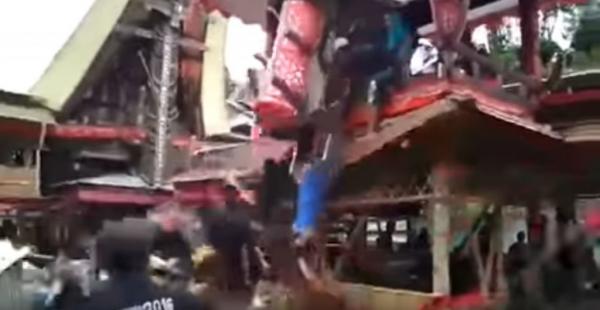 Τραγικός θάνατος: Του έπεσε το… φέρετρο της μητέρας του στο κεφάλι