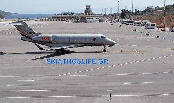 Στη Σκιάθο το lear jet των Rolling Stones