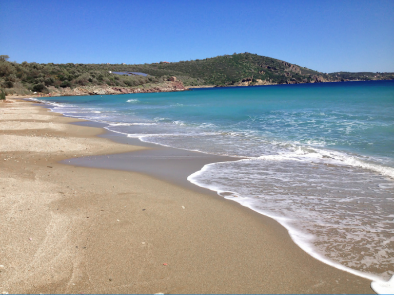 Σκουτάρι, ανάμεσα στο Γύθειο και τον Κότρωνα