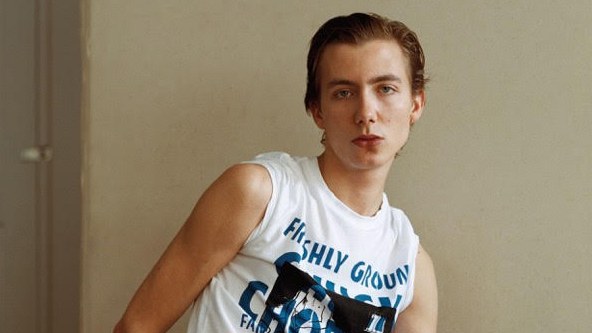 Ο οίκος Loewe δημιουργεί μια σειρά t-shirts με έμπνευση τον David Wojnarowicz για καλό σκοπό