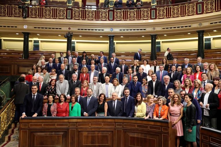 Podemos για Σάντσεθ: Έχει την αλαζονεία να πιστεύει ότι μπορεί να κυβερνήσει μόνος του