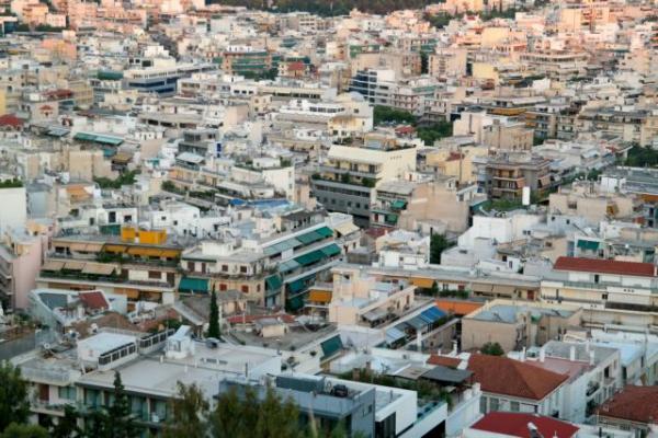 Οριακή μείωση στις τιμές των διαμερισμάτων σε Αθήνα και Θεσσαλονίκη