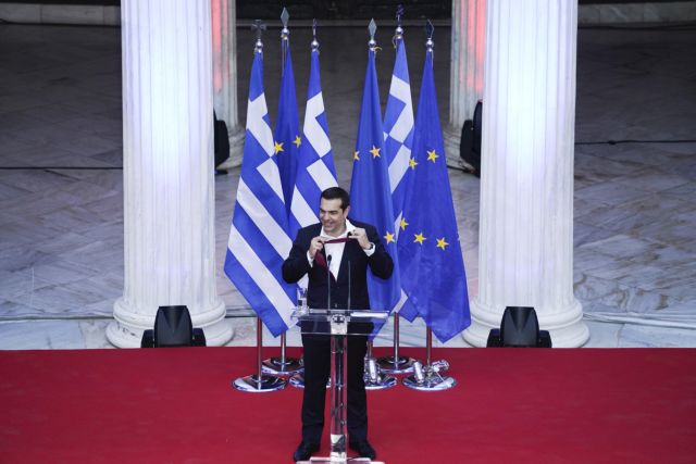 Ο Τσίπρας φοράει γραβάτα για τη διαιώνιση των μνημονίων και τον οριστικό διασυρμό της Αριστεράς