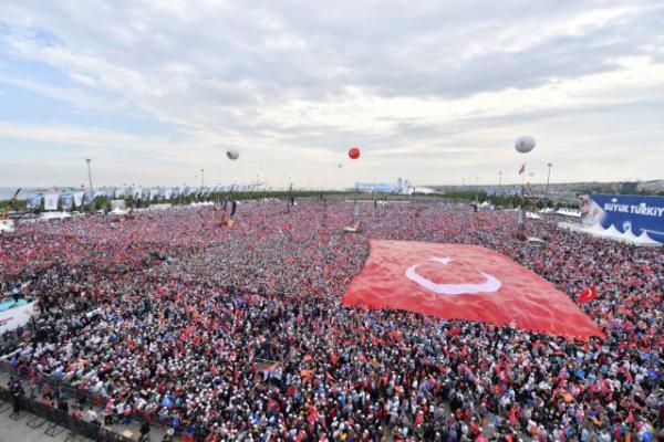Τουρκία: Διχασμένοι οι νεαροί ψηφοφόροι – Tι ζητούν για την πατρίδα τους