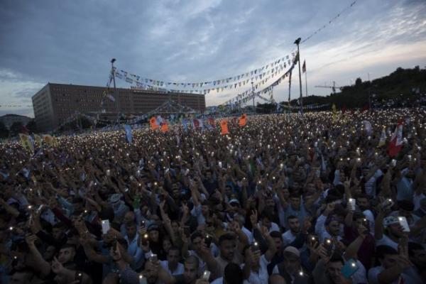 Τουρκία: Το κόμμα που απειλεί την αυτοδυναμία του Ερντογάν