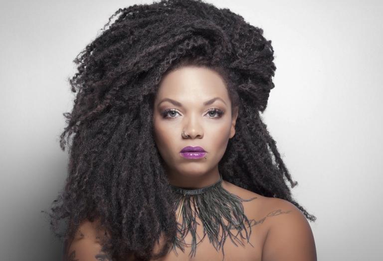 Η Ιdra Kayne επιστρέφει στο Gazarte