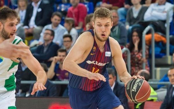 Free Agent ο Βεζένκοφ