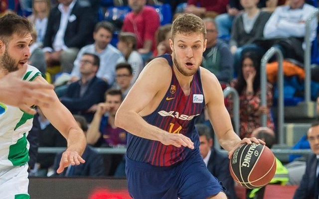 Free Agent ο Βεζένκοφ