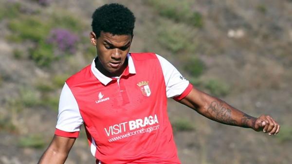 Στα 25 εκατ. ευρώ ανέρχεται η ρήτρα του Βιάνα