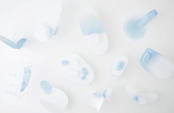 Αντικείμενα στο χρώμα του ουρανού