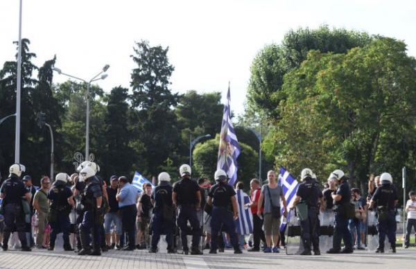 Αποδοκιμασίες κατά Αχτσιόγλου, Μπουτάρη για τη Β. Μακεδονία