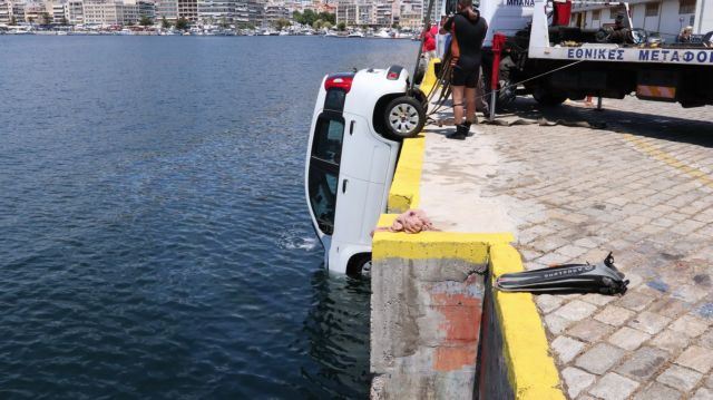 Αυτοκίνητο… βούτηξε στη Θάλασσα στην Καβάλα [Εικόνες]