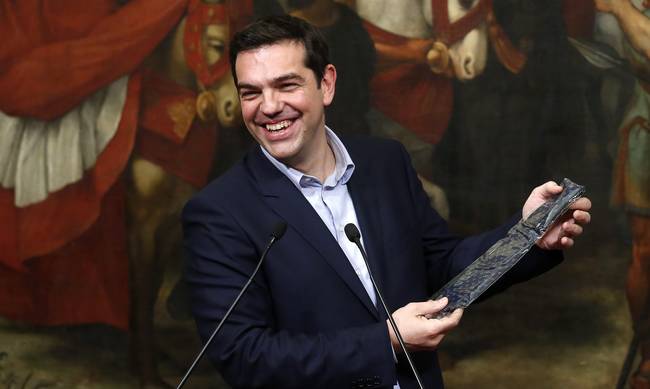 Θα φορέσει και γραβάτα για την απόφαση του Eurogroup ο Τσίπρας;