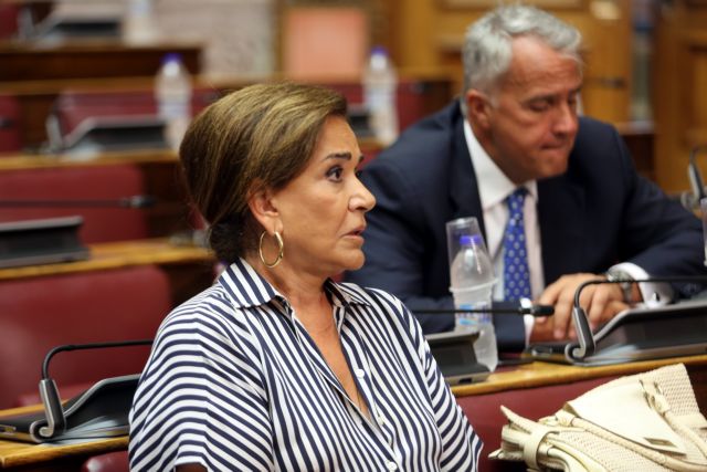 Μπακογιάννη: Η κυβέρνηση δεν έχει νομιμοποίηση να υποθηκεύσει τη δημόσια περιουσία