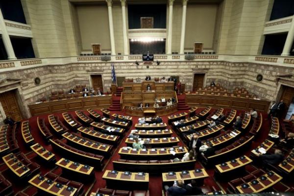 Κόντρα Τζανακόπουλου – Σπυράκη μετά το παραλήρημα Μπαρμπαρούση