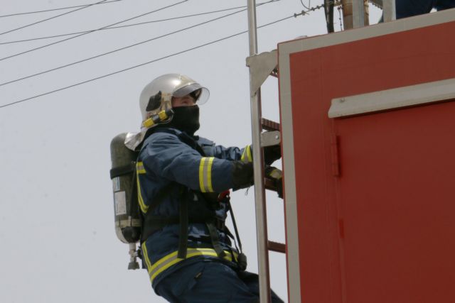 Υπό μερικό έλεγχο η πυρκαγιά στα Άνω Λιόσια