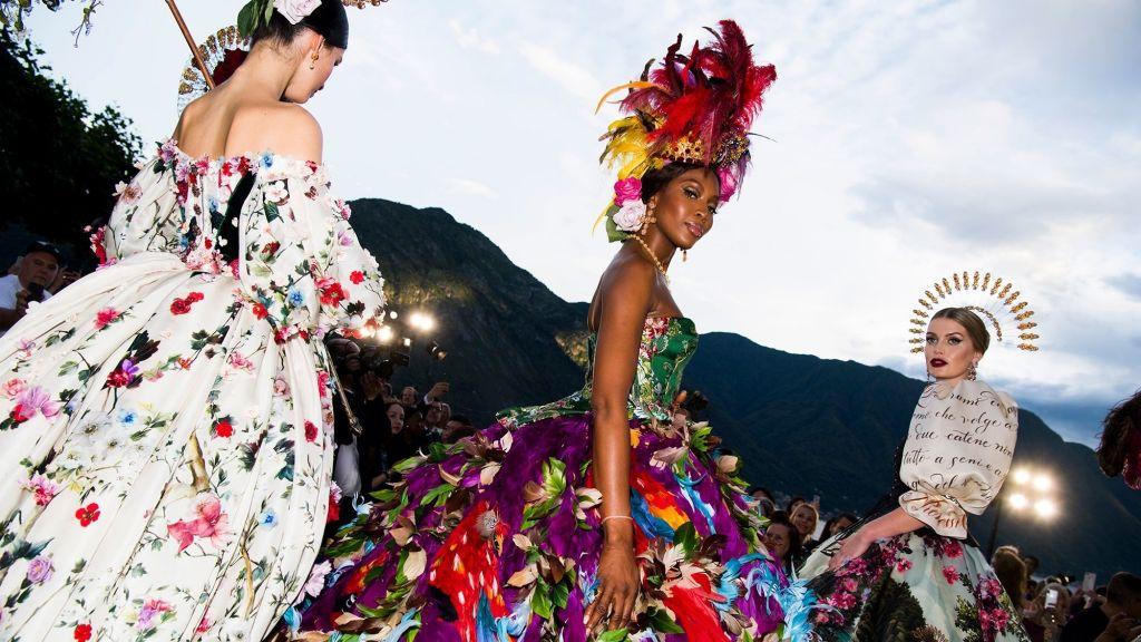 Οι Dolce & Gabbana εξυμνούν την αριστοκρατία