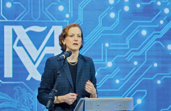 Η Απλμπάουμ, ο Κοντονής και ο λαϊκισμός