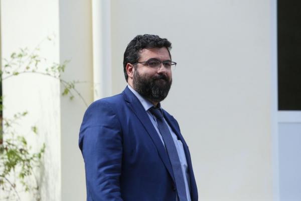 Ο μήνας που κράτησε μια μέρα