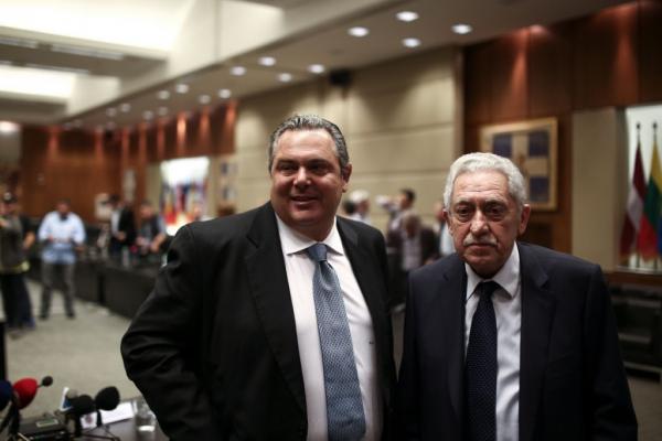 Εμφανίστηκαν Καμμένος και Κουβέλης μετά από 10 ώρες