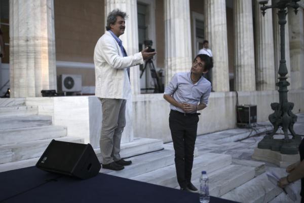 Ενας Καρανίκας ντυμένος Πολάκης