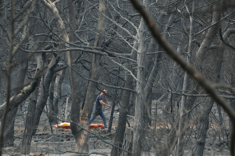 Σκηνές αποκάλυψης : Στους 60 οι νεκροί σε Μάτι και Ν. Βουτζά
