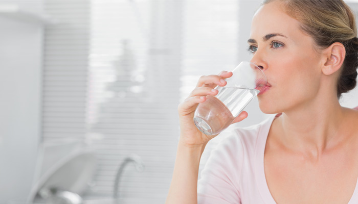 Πώς το παγωμένο νερό ενεργοποιεί τον μεταβολισμό σας