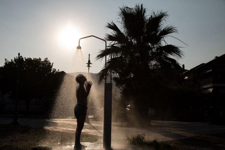 Έρχεται ο πρώτος καύσωνας του καλοκαιριού – Ο υδράργυρος θα «χτυπήσει» 40άρια