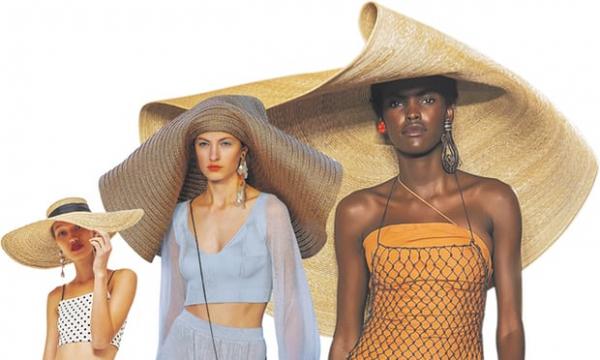 Τα τεράστια ψάθινα καπέλα καταλαμβάνουν το φετινό καλοκαίρι