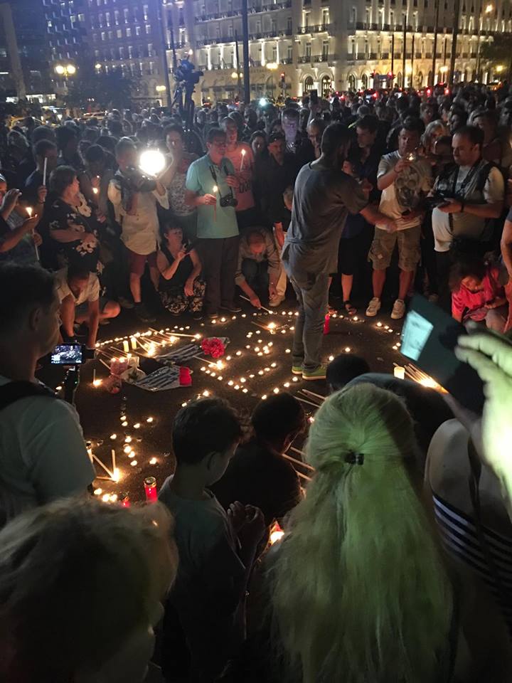 Συγκινητικός λόγος αγοριού : Για έναν λόγο ήρθαμε σήμερα, για να τιμήσουμε αυτούς που κάηκαν