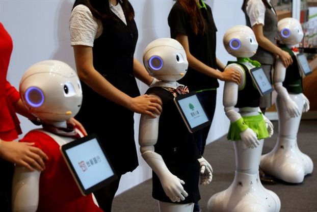 Τα ρομπότ αντικαθιστούν τους υπαλλήλους των τραπεζών