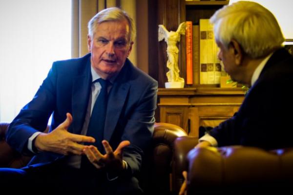 Μπαρνιέ: Είμαστε δίπλα στον ελληνικό λαό και συμμεριζόμαστε το πένθος της Ελλάδας