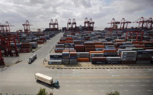 «Οι ΗΠΑ πυροδότησαν τον μεγαλύτερο εμπορικό πόλεμο στην οικονομική ιστορία»