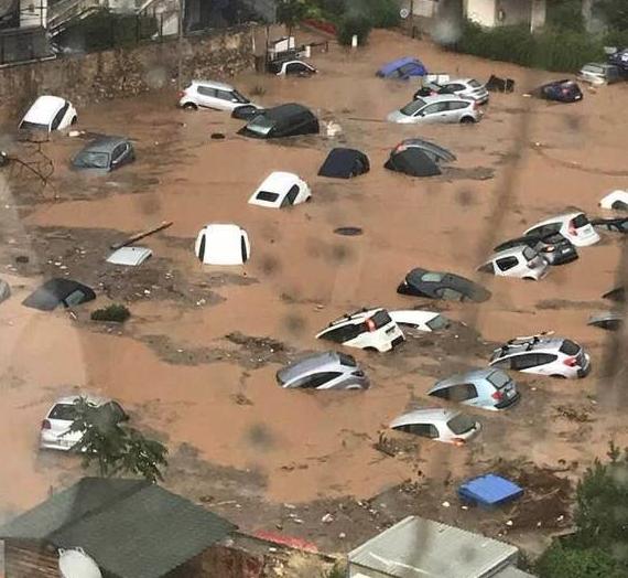 Μαρούσι: Ισχυρή καταιγίδα, πλημμύρισαν δρόμοι