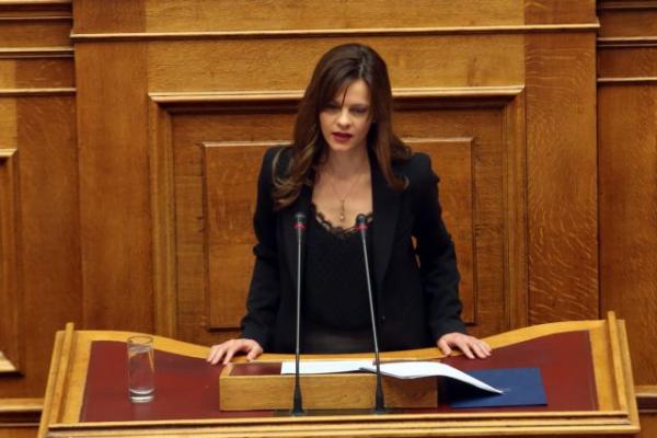 Αχτσιόγλου: Η ΝΔ ταυτίζεται με τον ΣΕΒ και τον Κουρτς στα εργασιακά