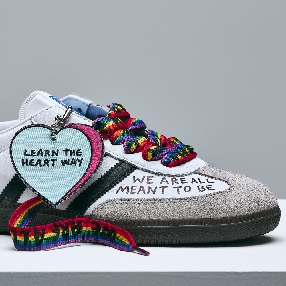 Η Κέιτ Μος, η Ναόμι Κάμπελ και ο Φαρέλ σχεδιάζουν παπούτσια