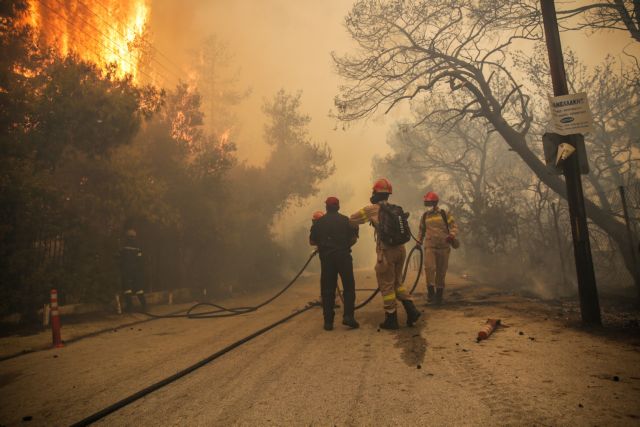 Πυρκαγιές στην Αττική: Για 3η ημέρα μαίνονται σε Γεράνεια Όρη και Καλλιτεχνούπολη