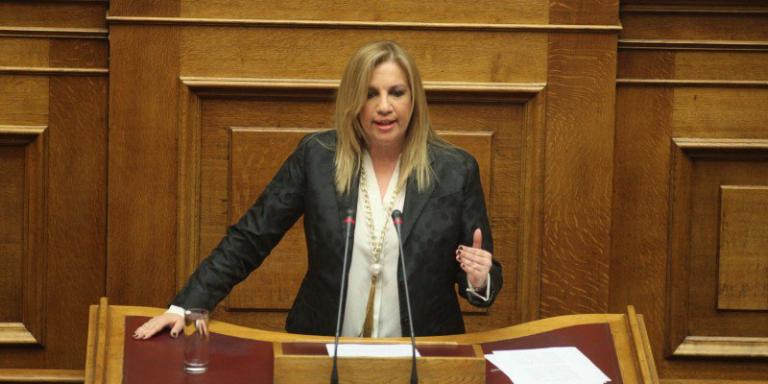 Γεννηματά σε Τσίπρα: Δεσμευτείτε ότι δεν θα υπάρξουν μειώσεις στις συντάξεις