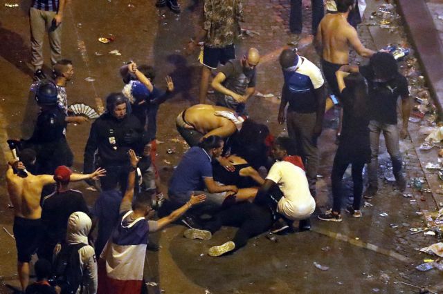 Γαλλία: Εκτεταμένα επεισόδια αμαύρωσαν τους πανηγυρισμούς για την κατάκτηση του Μουντιάλ [Εικόνες]
