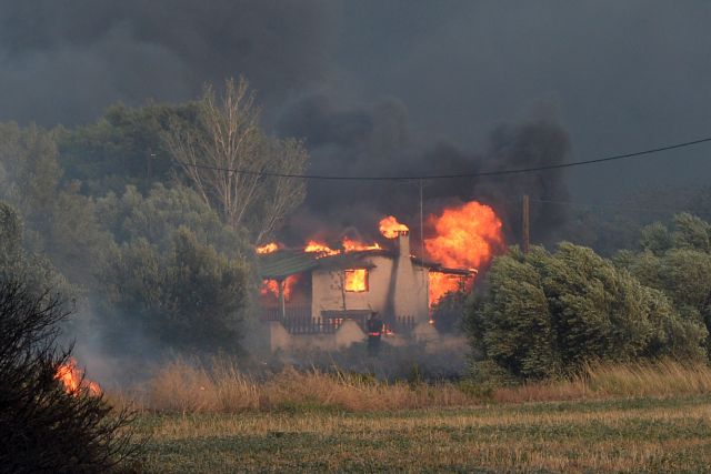 Μαρτυρία: «Παιδιά και ηλικιωμένοι πήγαμε στην παραλία»