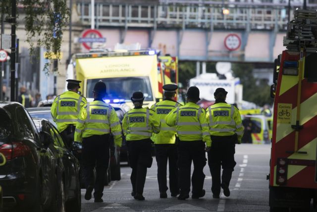 Λονδίνο: Τρεις συλλήψεις για την επίθεση με οξύ σε τρίχρονο αγόρι