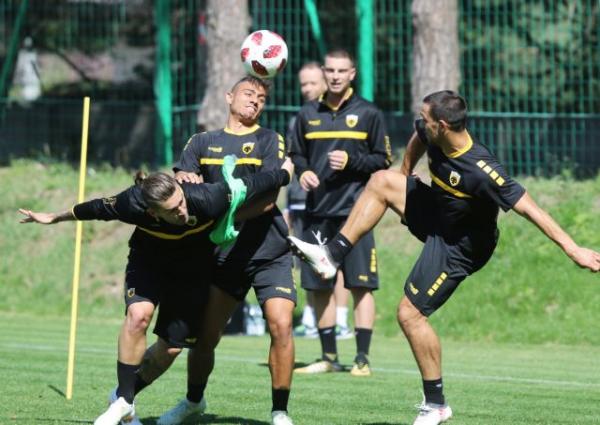 ΑΕΚ: Διπλή προπόνηση  την πρώτη μέρα στο Κιέλτσε