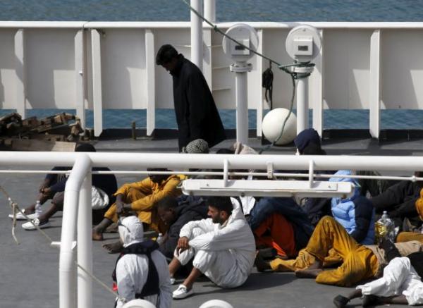 Ιταλία: Πρόσφυγες μεταφέρθηκαν στο λιμάνι του Ποτσάλο