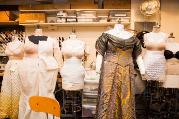 Μέσα στην ντουλάπα της Metropolitan Opera της Νέας Υόρκης