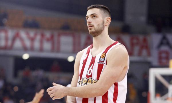 Παπαπέτρου: Από μια μεγάλη ομάδα σε μια άλλη