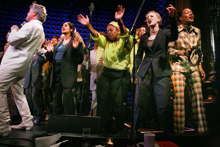 Ο Reverend Billy σε ένα ξεχωριστό κήρυγμα για τον Τραμπ στην Αγγλικανική Εκκλησία