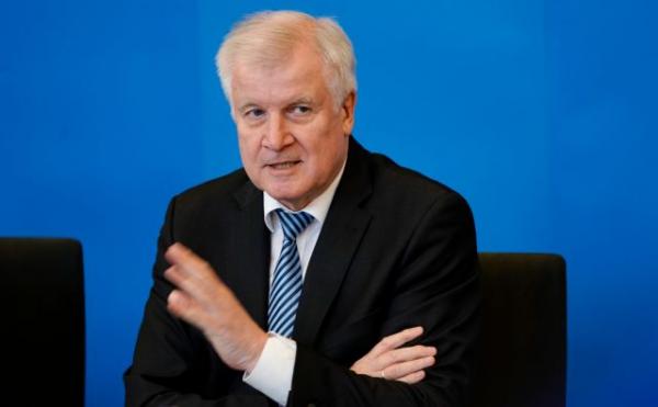 Έτοιμος για πάρα πολύ σκληρές διαπραγματεύσεις με Ελλάδα και Ιταλία ο Ζεεχόφερ