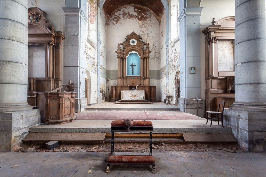 Φωτογραφίες από εγκαταλελειμμένους ναούς στην Ευρώπη