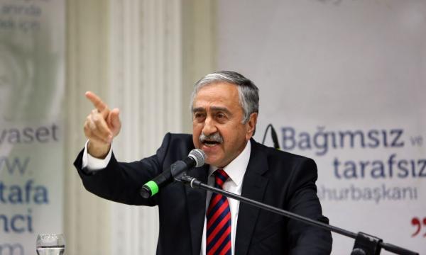 Προκλητική επιστολή Ακιντζί: Νόμιμη η τουρκική εισβολή